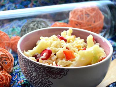 рецепт Теплый средиземноморский салат с коричневым рисом и цветной капустой