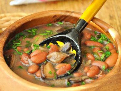       - Zuppa di fagioli e funghi