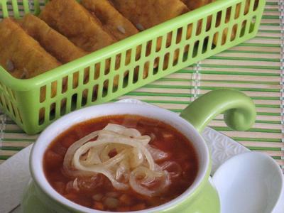рецепт Суп томатный с чечевицей и карамелизированным луком