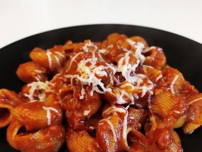 Рецепт: Паста с томатным соусом в одной сковороде