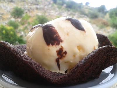 рецепт Сливочно-шоколадное мороженое в розеточке