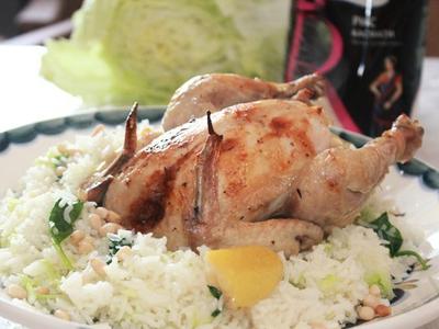 рецепт Цыпленок и ароматный рис со шпинатом и савойской капустой