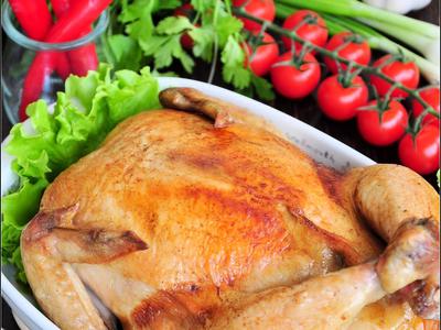 рецепт Курица без костей, фаршированная тушеной капустой и охотничьими колбасками