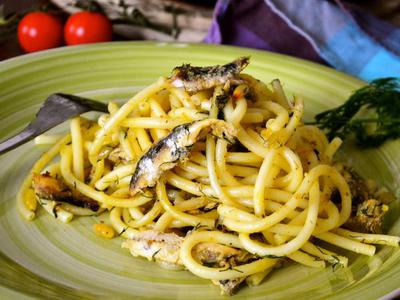     (pasta con le sarde)