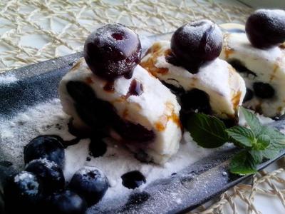 Vanilla-berry rolls