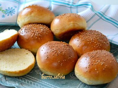      (Homemade Hamburger Buns)