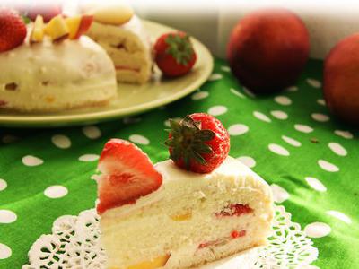 рецепт Бисквитный фруктовый торт со сливочным кремом к празднику "День семьи, любви и верности"