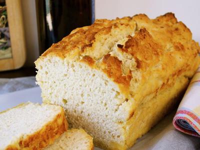       (Buttery Beer Bread)