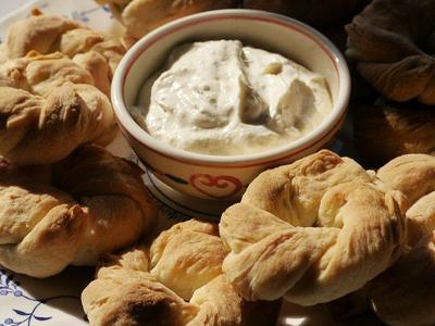 Таралли со сметанным соусом Таралли со сметанным соусом