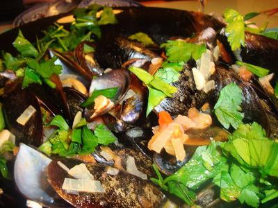 Moules a la provencale. 