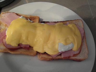 Eggs Benedict,   (  )