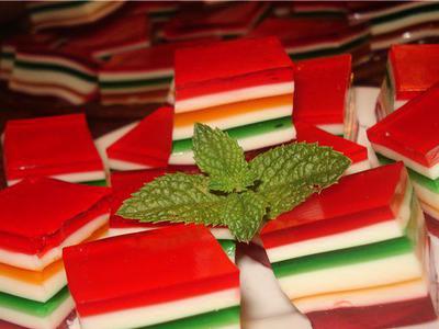  Rainbow Finger Jello(  )